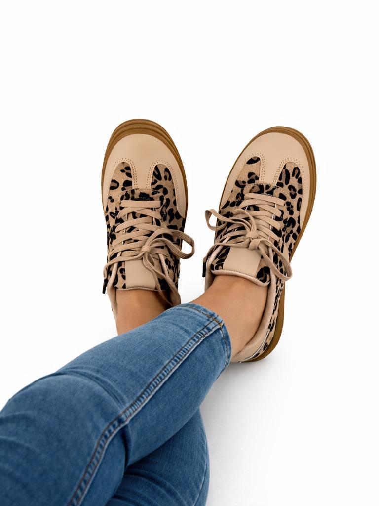 Chloe Women's Faux Suede Low-Top Sneakers – Lightweight Casual Trainers